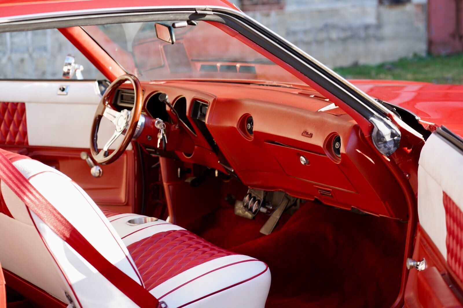 Oldsmobile-Cutlass-1974-Coupe-23