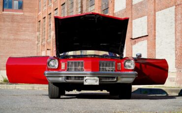 Oldsmobile-Cutlass-1974-Coupe-33