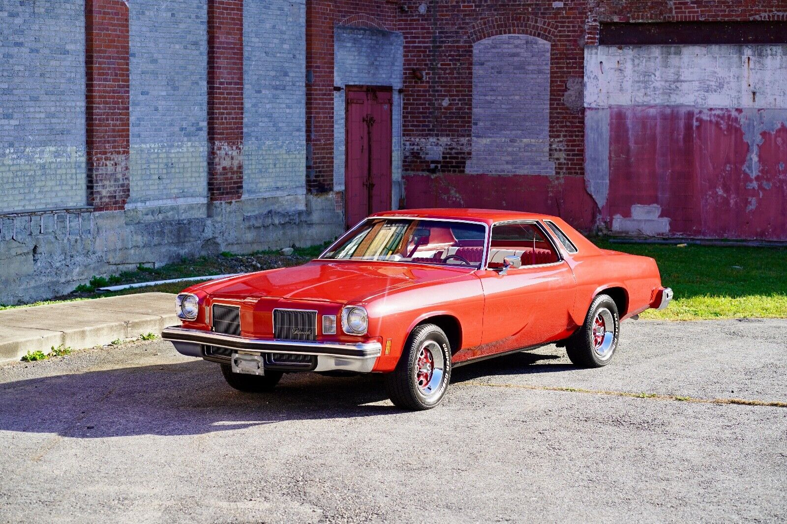 Oldsmobile-Cutlass-1974-Coupe-5