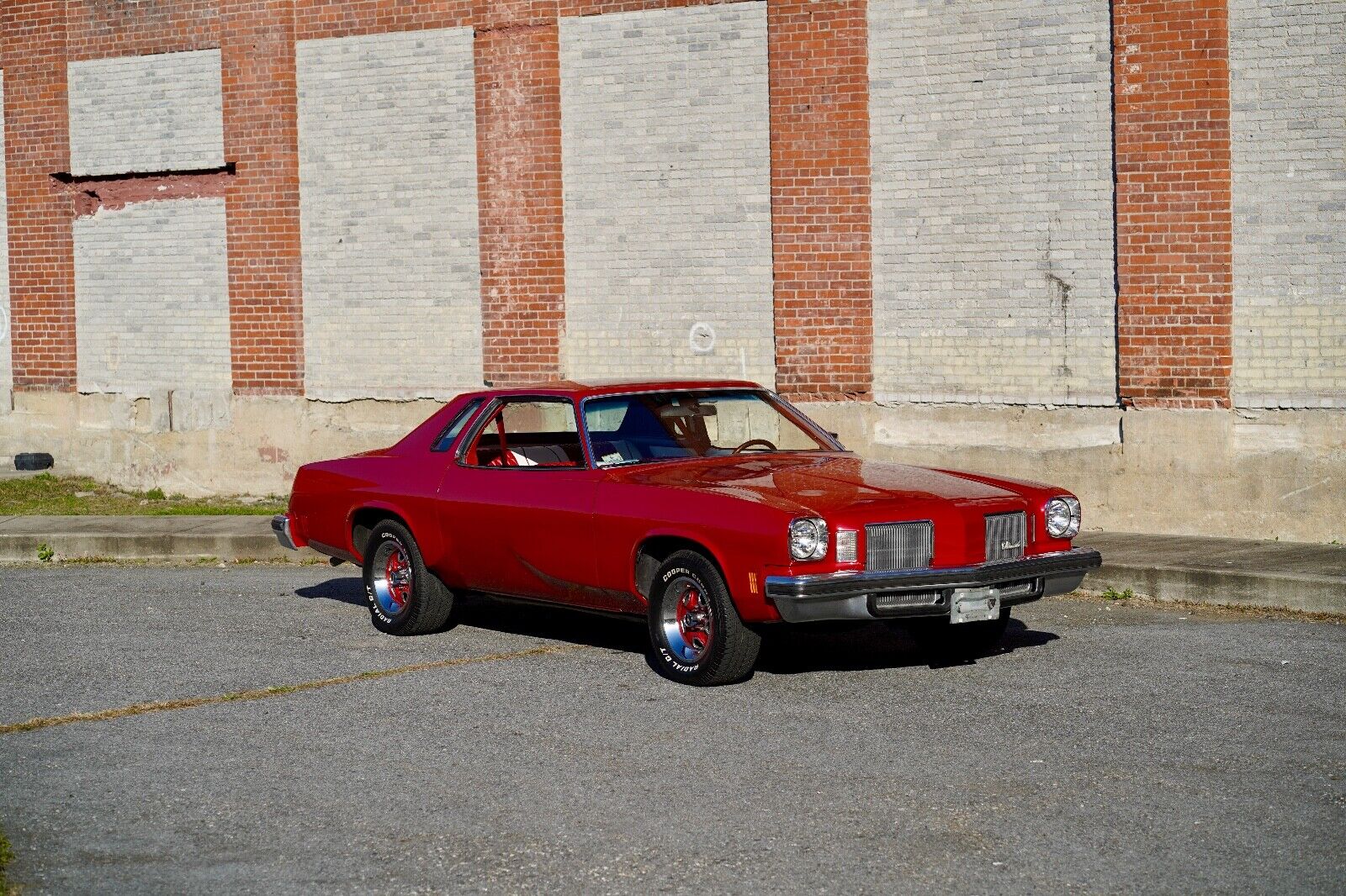 Oldsmobile-Cutlass-1974-Coupe-9