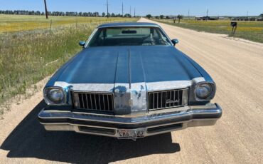 Oldsmobile-Cutlass-1975-2-Doors-1