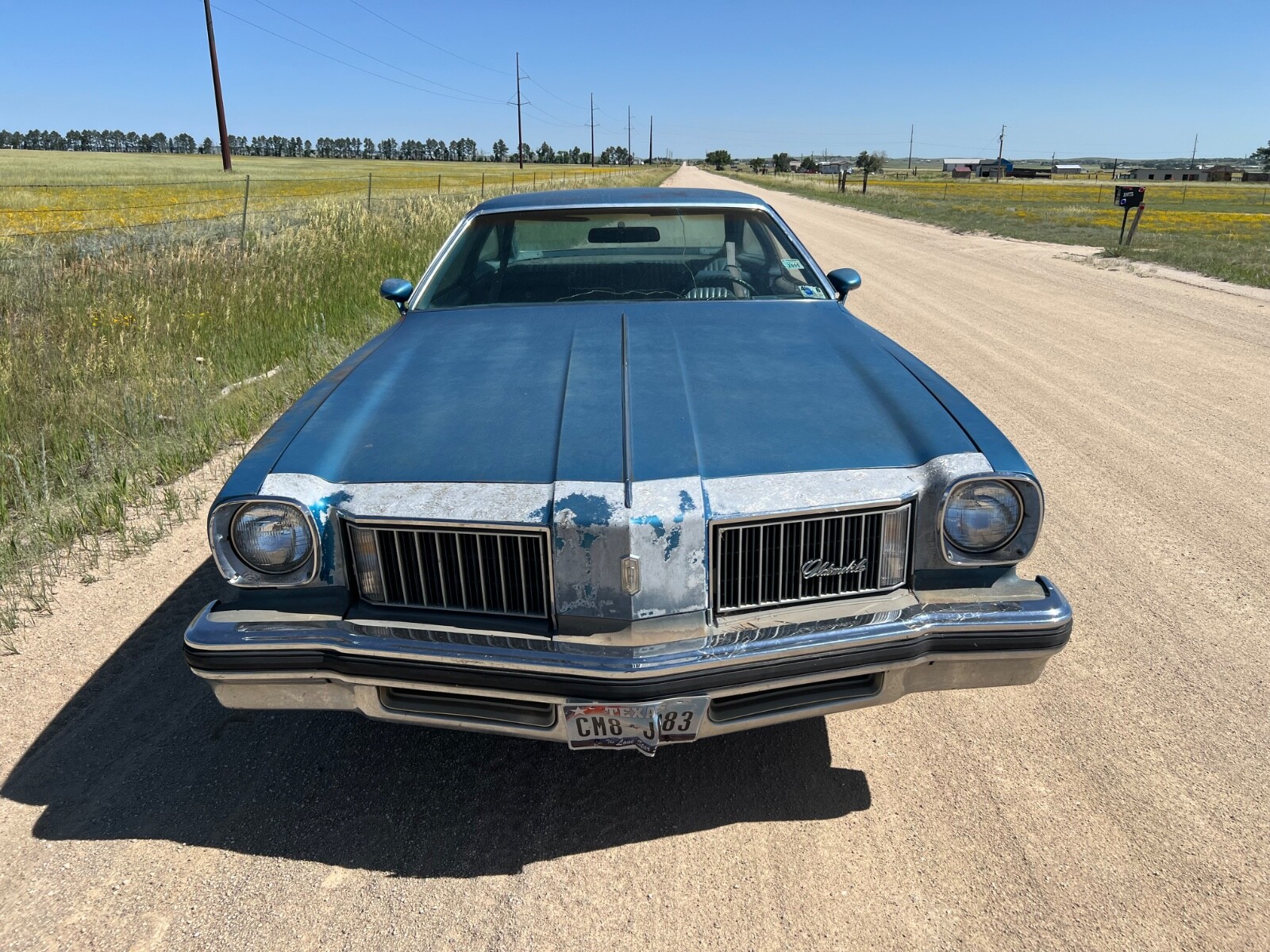 Oldsmobile-Cutlass-1975-2-Doors-1