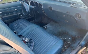 Oldsmobile-Cutlass-1975-2-Doors-11