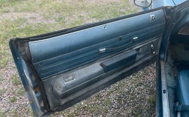 Oldsmobile-Cutlass-1975-2-Doors-7