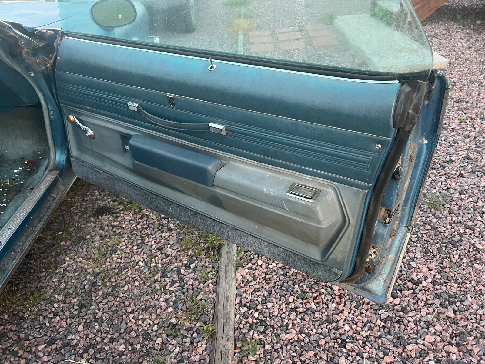 Oldsmobile-Cutlass-1975-2-Doors-8