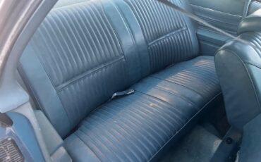 Oldsmobile-Cutlass-1975-2-Doors-9