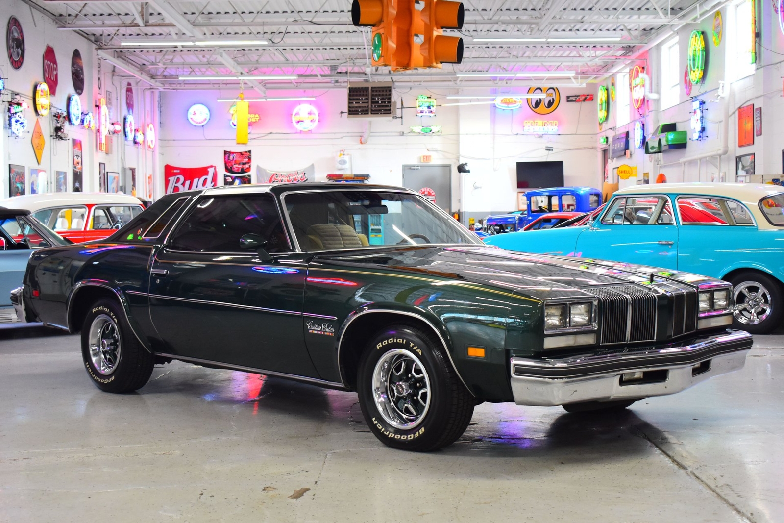 Oldsmobile Cutlass 1976 Coupe