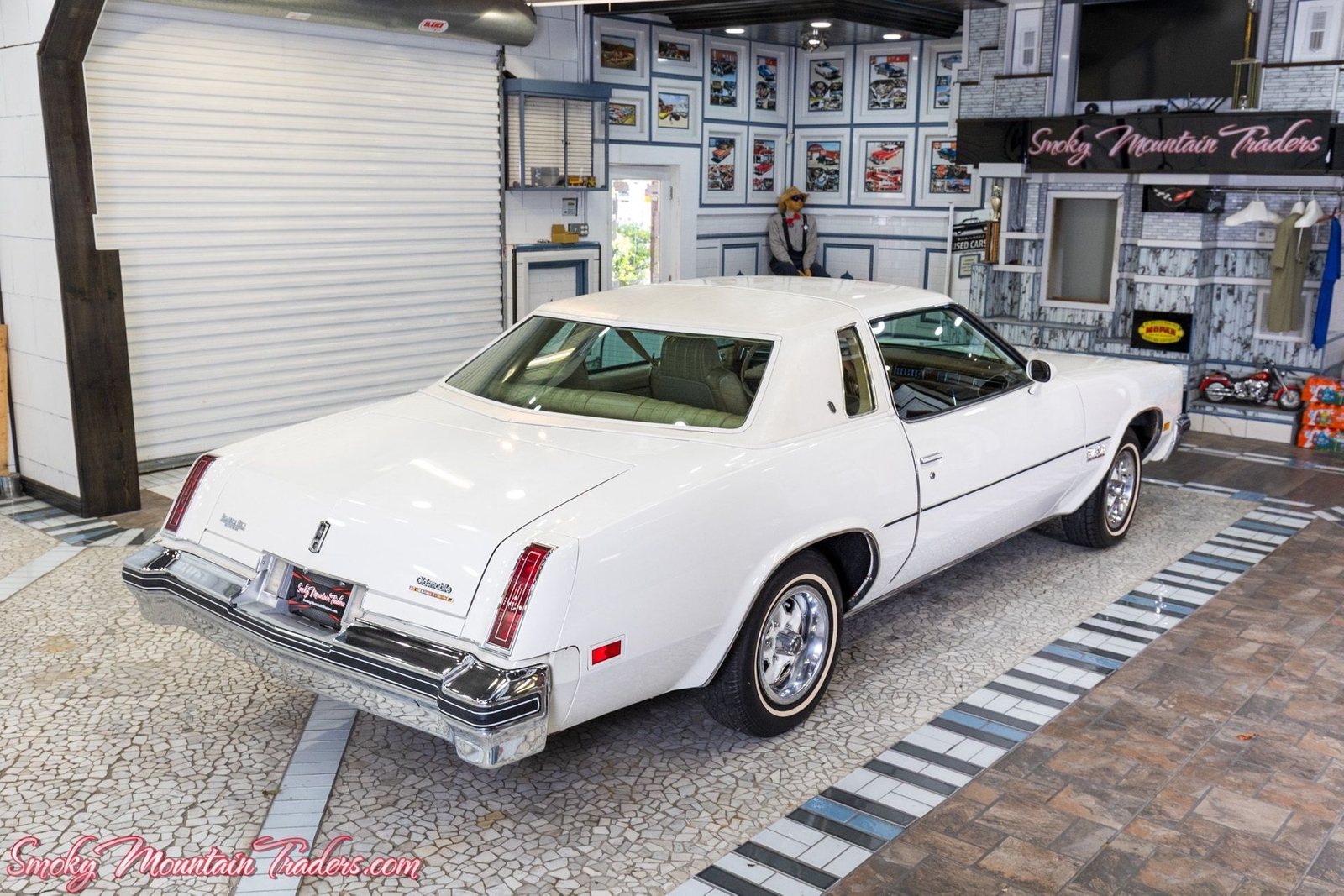 Oldsmobile-Cutlass-1977-19