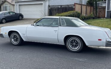 Oldsmobile-Cutlass-1977-Coupe-1