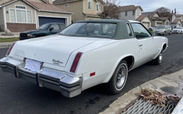 Oldsmobile-Cutlass-1977-Coupe-3