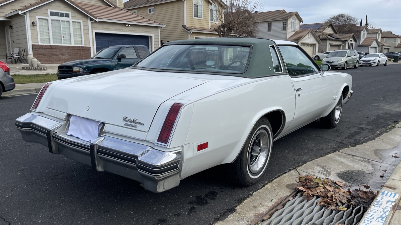 Oldsmobile-Cutlass-1977-Coupe-3