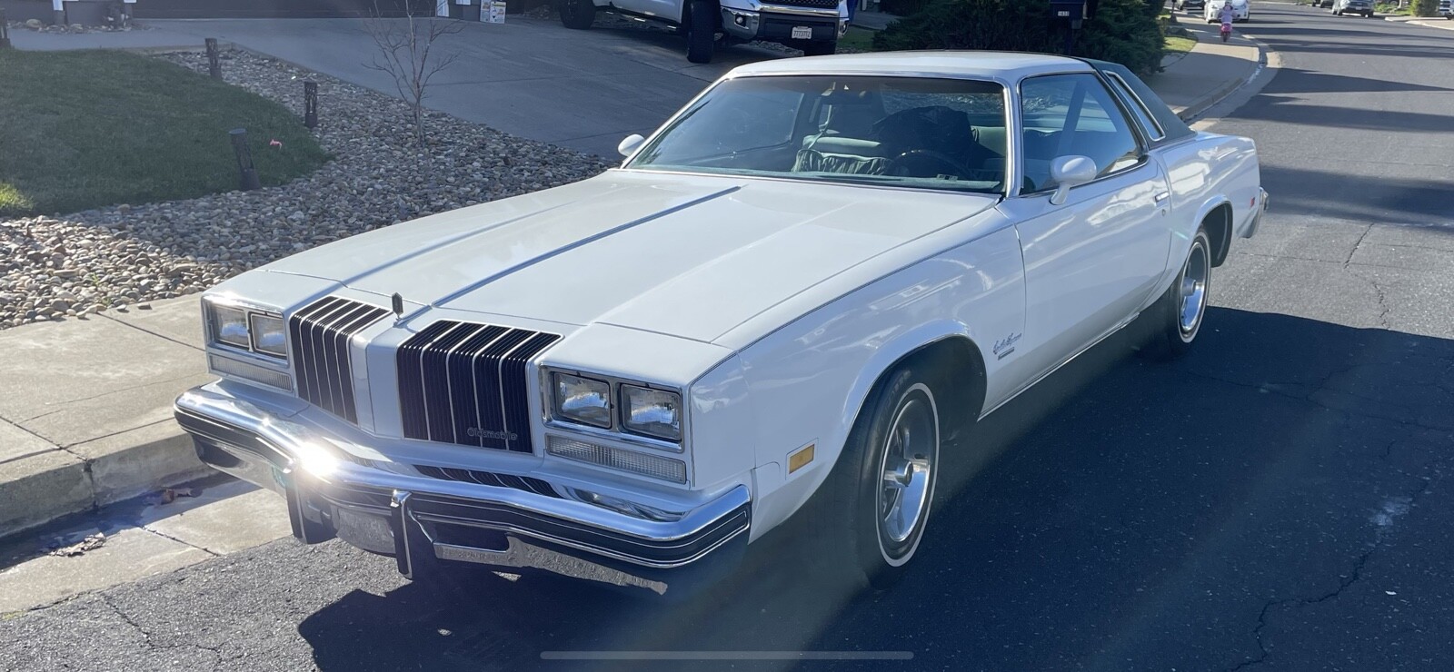 Oldsmobile-Cutlass-1977-Coupe-4