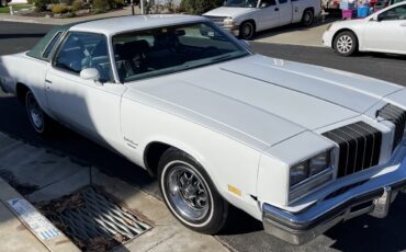 Oldsmobile-Cutlass-1977-Coupe-5