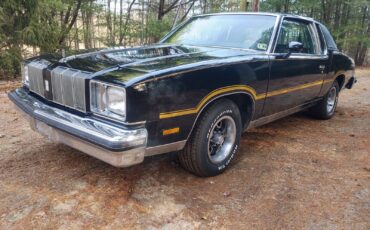 Oldsmobile-Cutlass-1978-Coupe-1