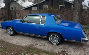 Oldsmobile-Cutlass-1978-Coupe