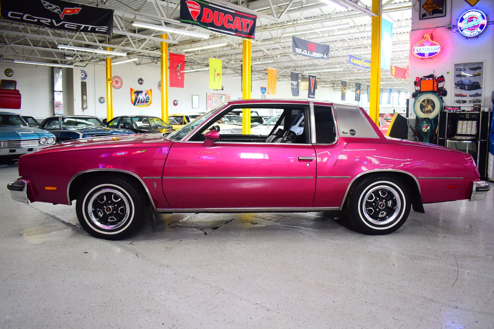 Oldsmobile-Cutlass-1980-Coupe-19