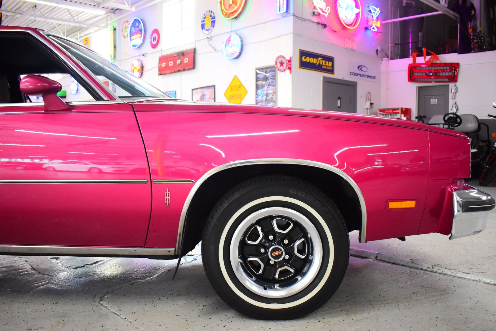Oldsmobile-Cutlass-1980-Coupe-9