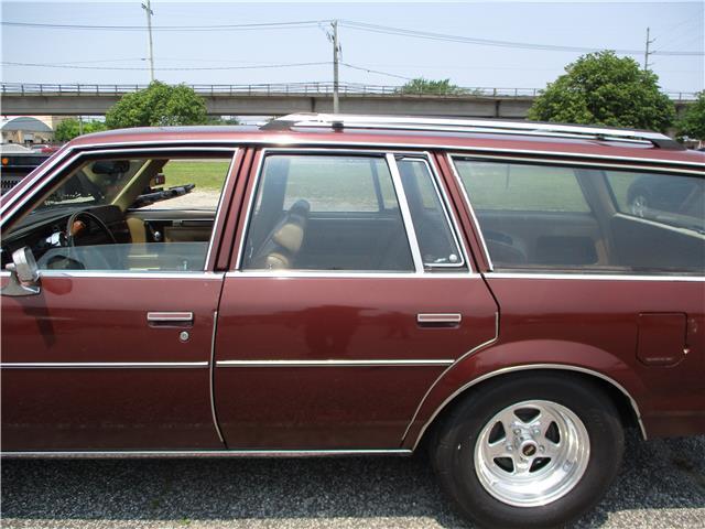 Oldsmobile-Cutlass-1982-Wagon-17