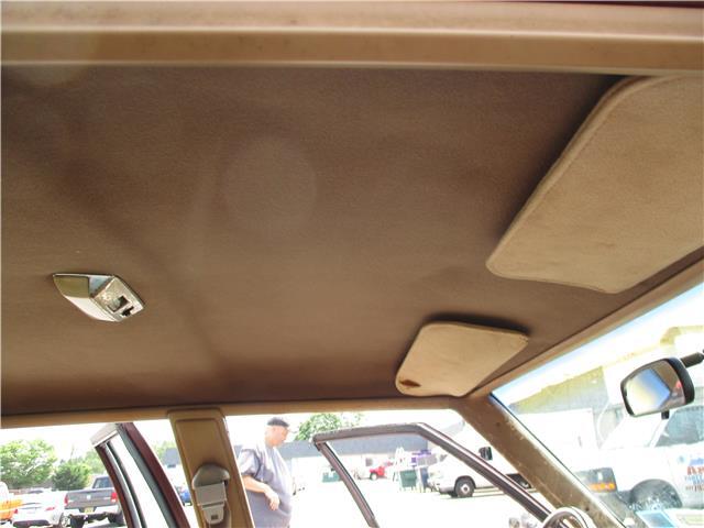 Oldsmobile-Cutlass-1982-Wagon-38