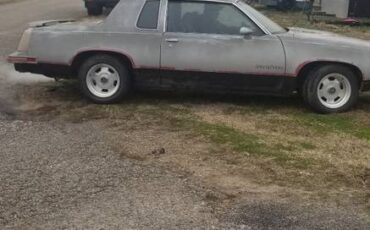 Oldsmobile-Cutlass-1984-grey-2