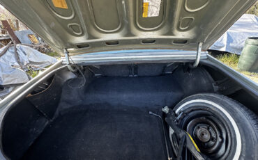 Oldsmobile-Cutlass-1985-Sedan-12