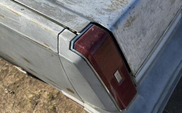 Oldsmobile-Cutlass-1985-Sedan-14