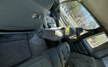 Oldsmobile-Cutlass-1985-Sedan-20