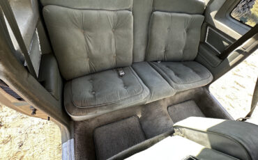 Oldsmobile-Cutlass-1985-Sedan-21