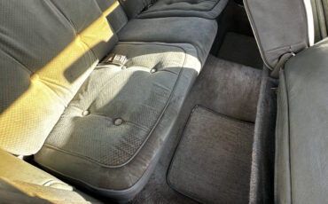 Oldsmobile-Cutlass-1985-Sedan-22