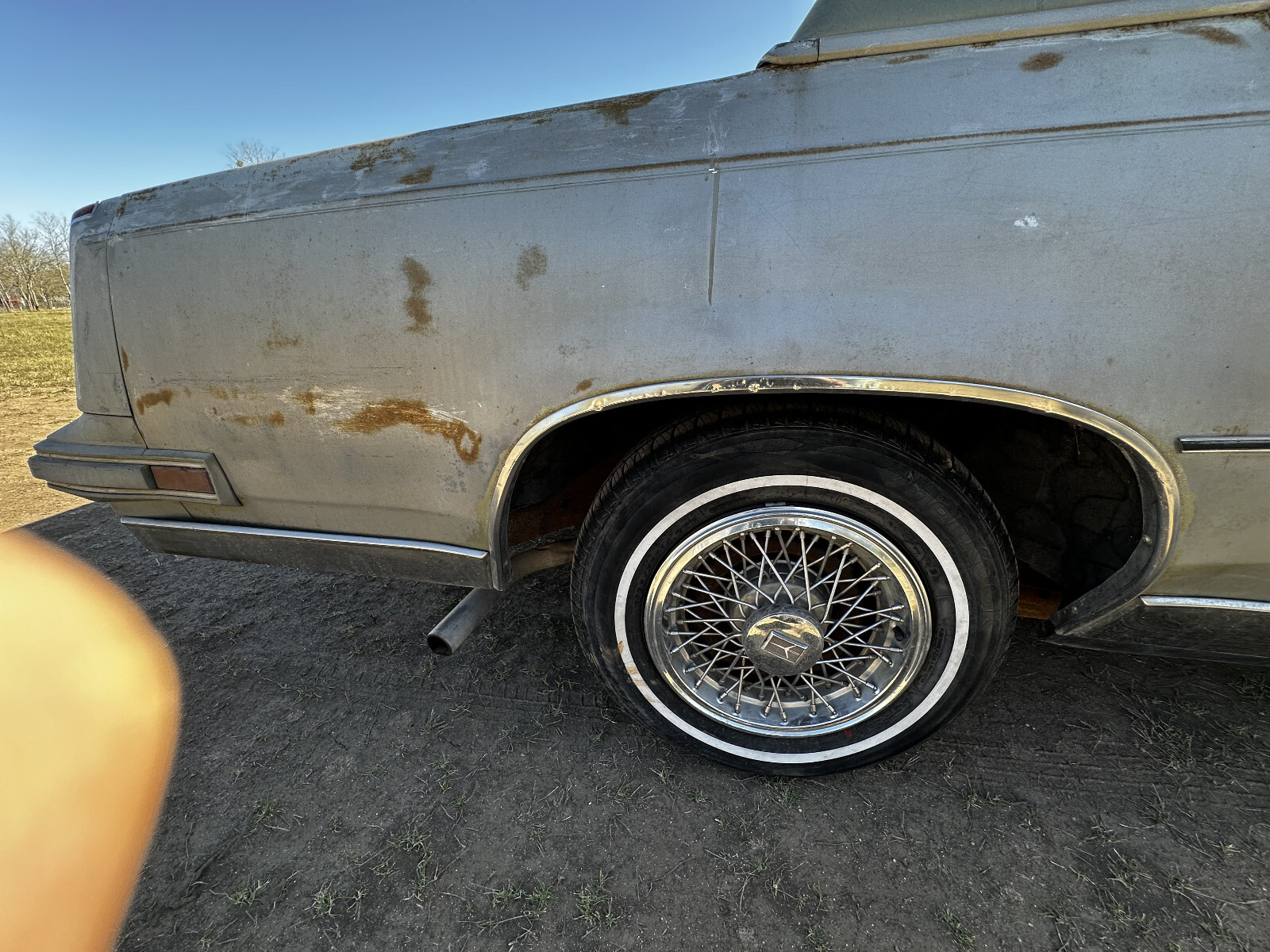 Oldsmobile-Cutlass-1985-Sedan-27