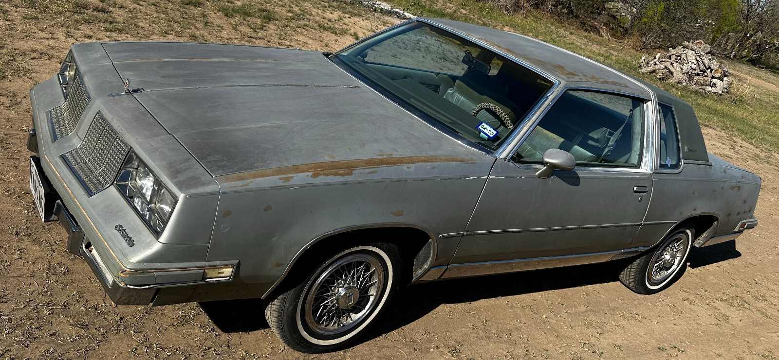 Oldsmobile-Cutlass-1985-Sedan-3