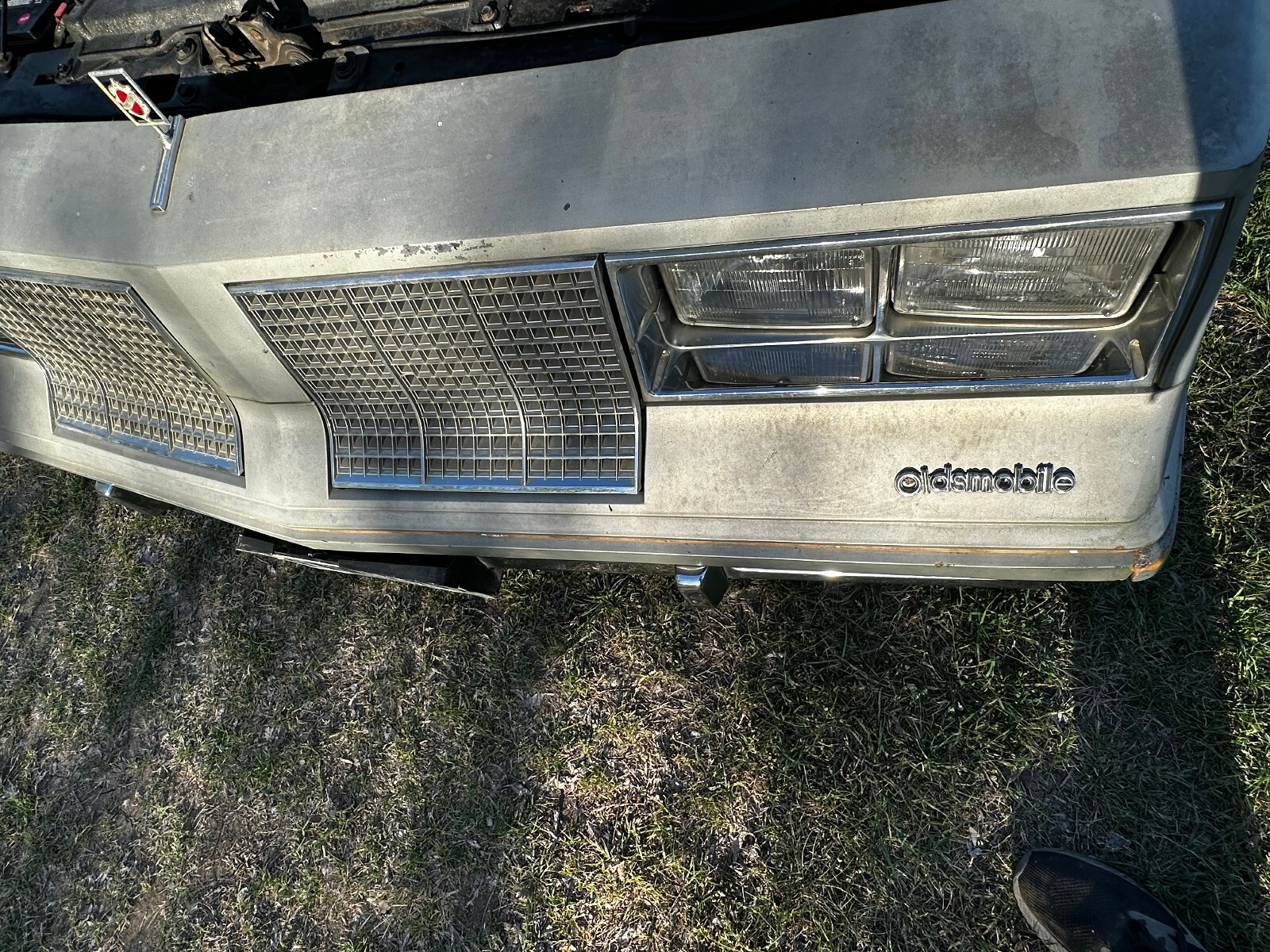 Oldsmobile-Cutlass-1985-Sedan-33