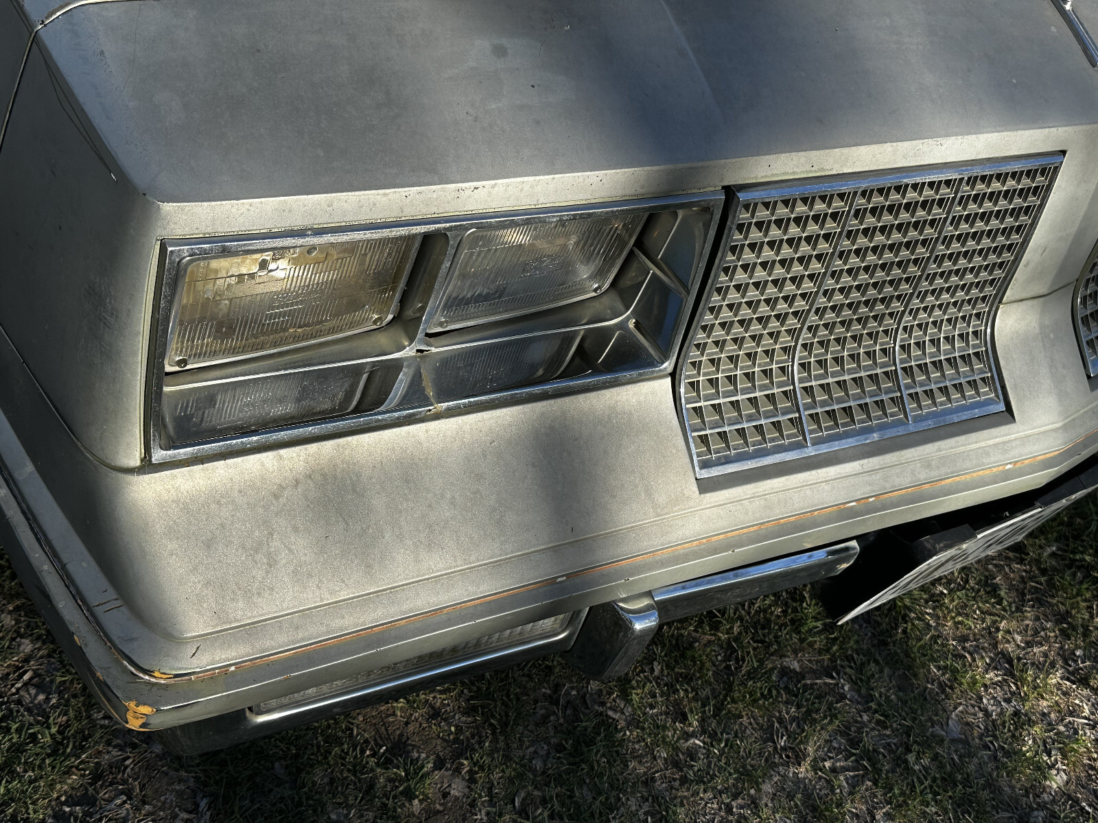 Oldsmobile-Cutlass-1985-Sedan-34