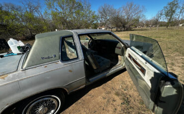 Oldsmobile-Cutlass-1985-Sedan-4