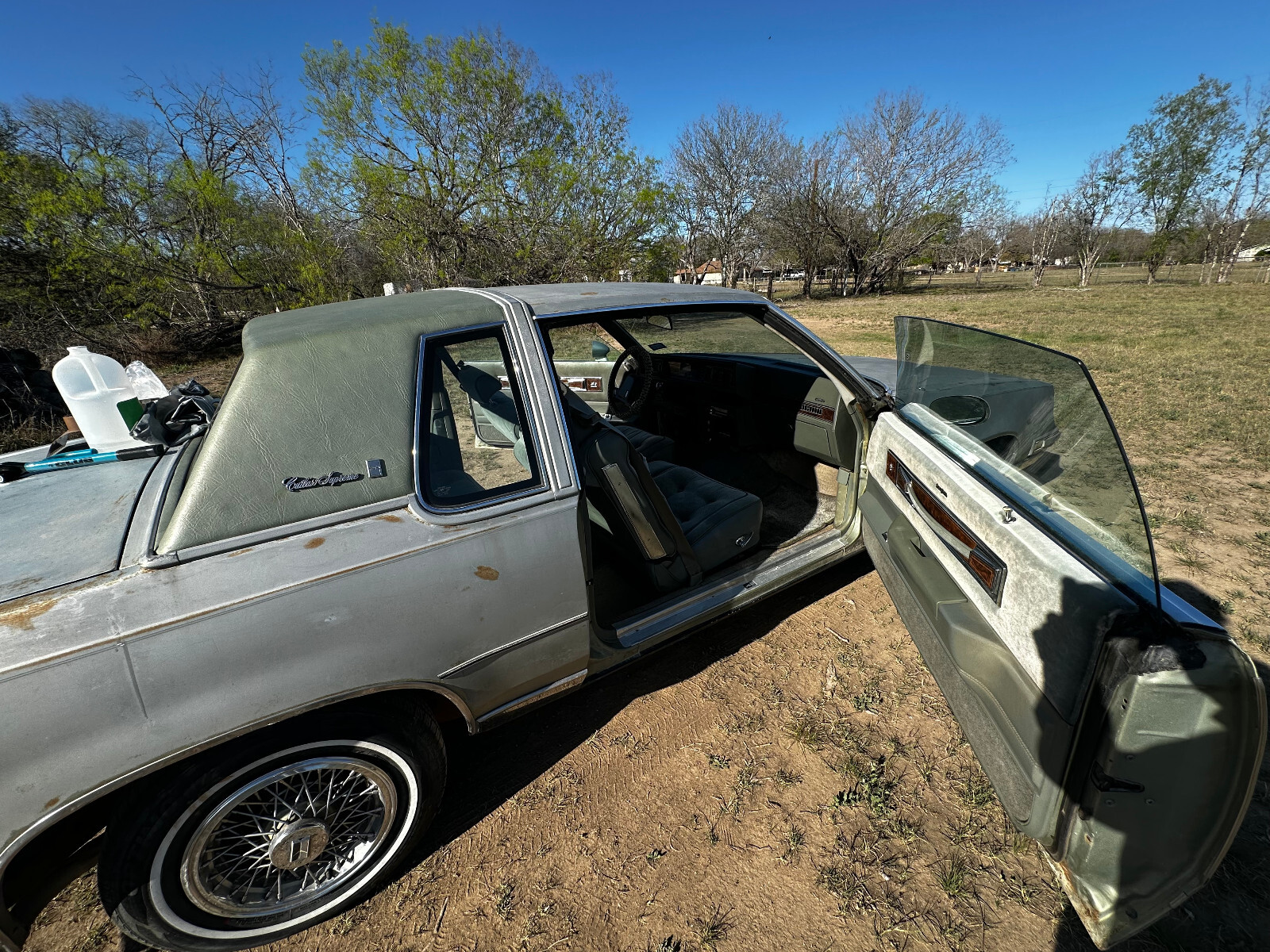 Oldsmobile-Cutlass-1985-Sedan-4