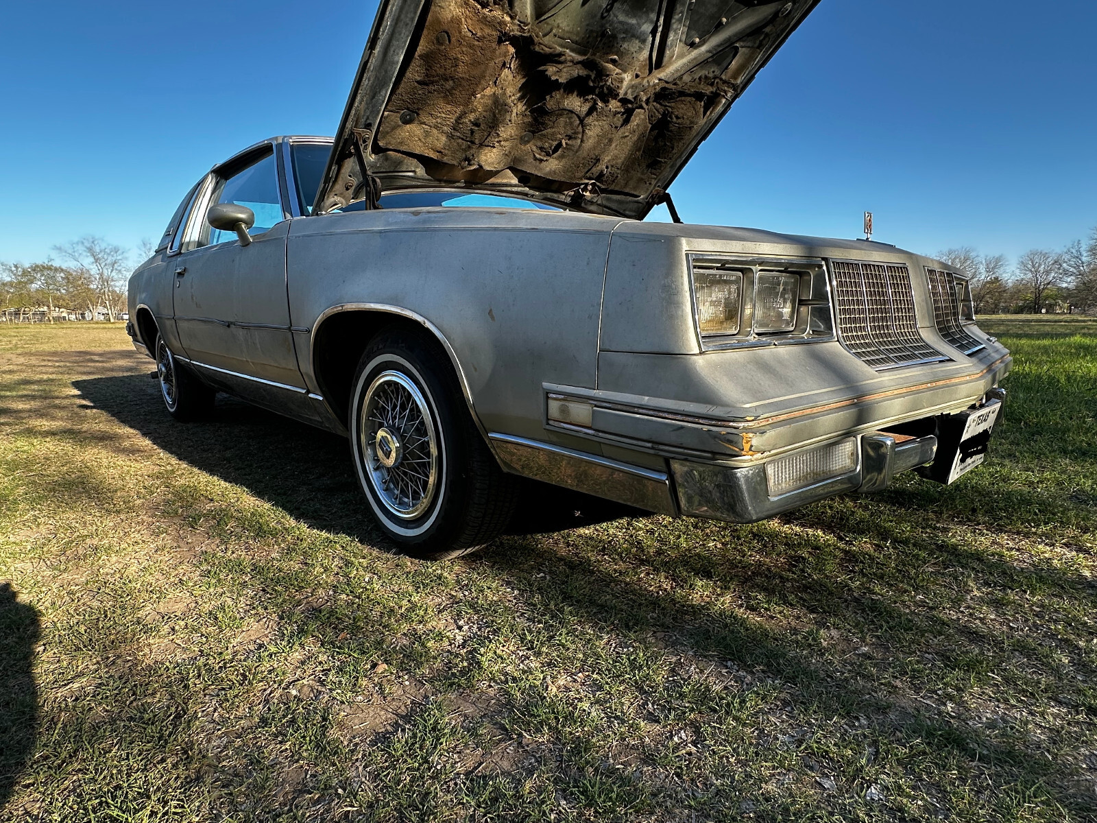 Oldsmobile-Cutlass-1985-Sedan-5