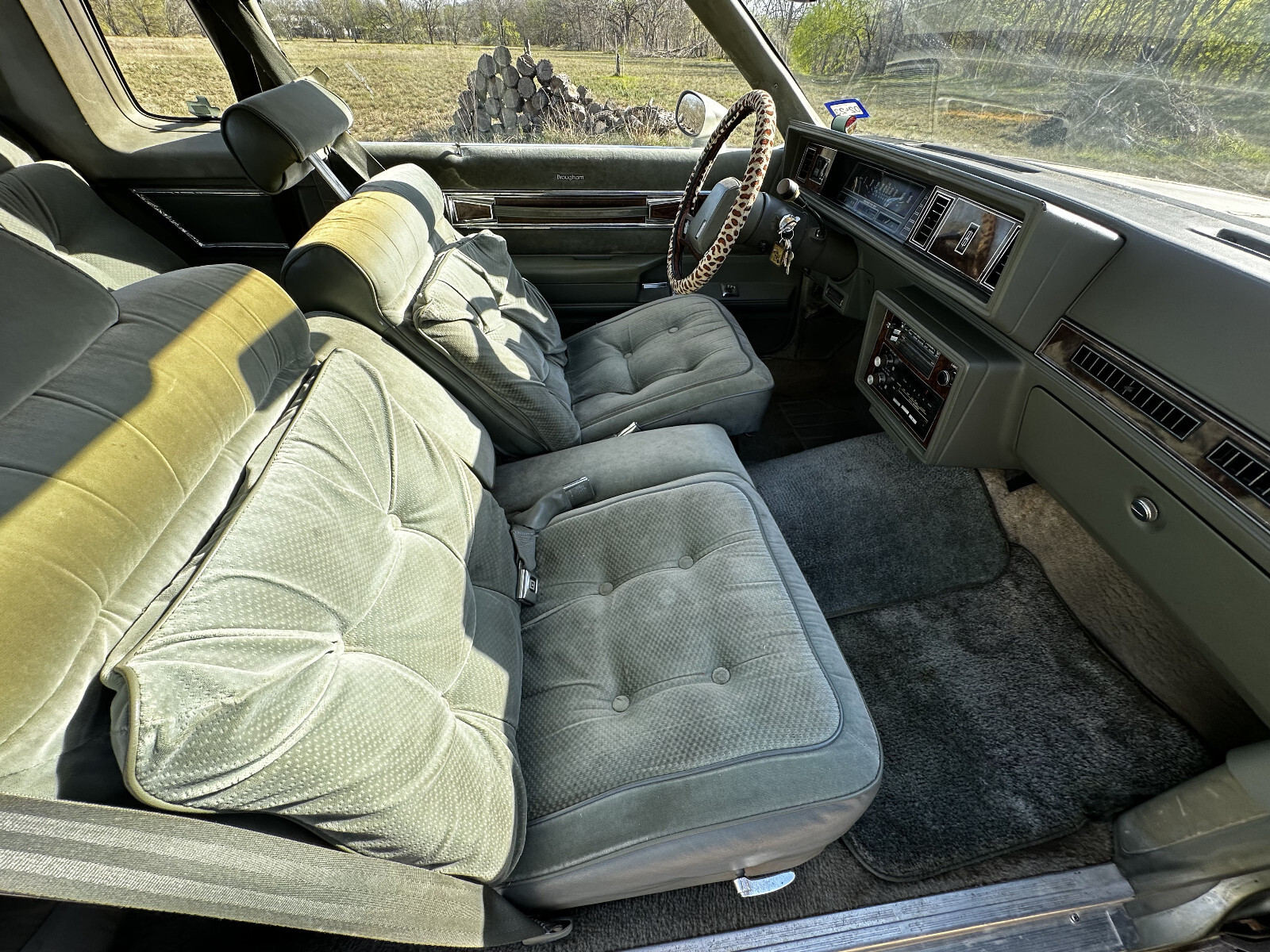 Oldsmobile-Cutlass-1985-Sedan-6