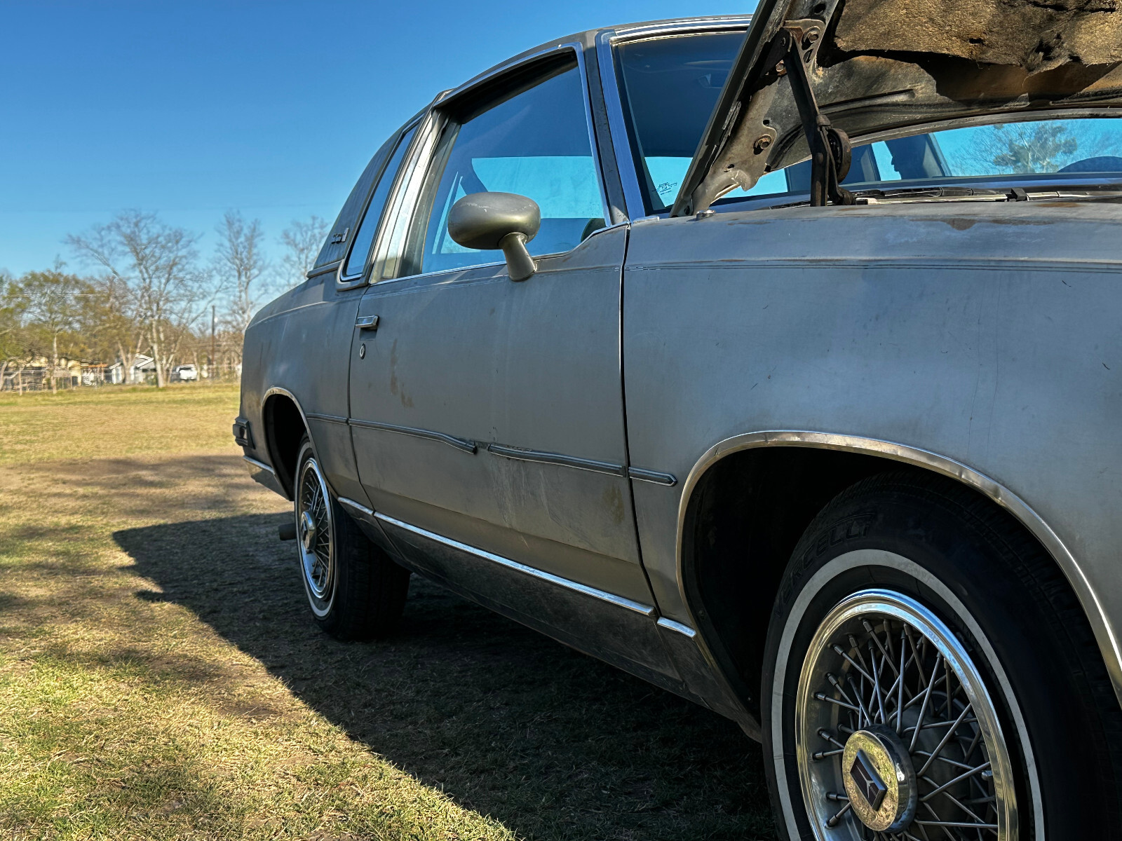 Oldsmobile-Cutlass-1985-Sedan-8