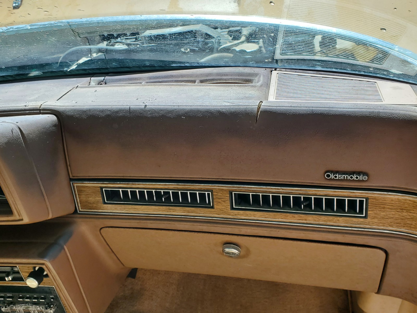 Oldsmobile-Cutlass-1987-Coupe-12