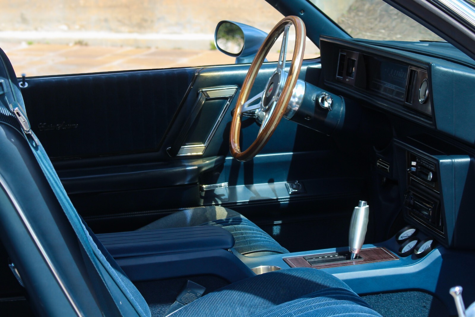 Oldsmobile-Cutlass-1987-Coupe-13