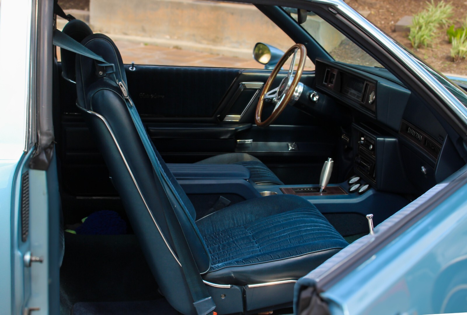 Oldsmobile-Cutlass-1987-Coupe-14