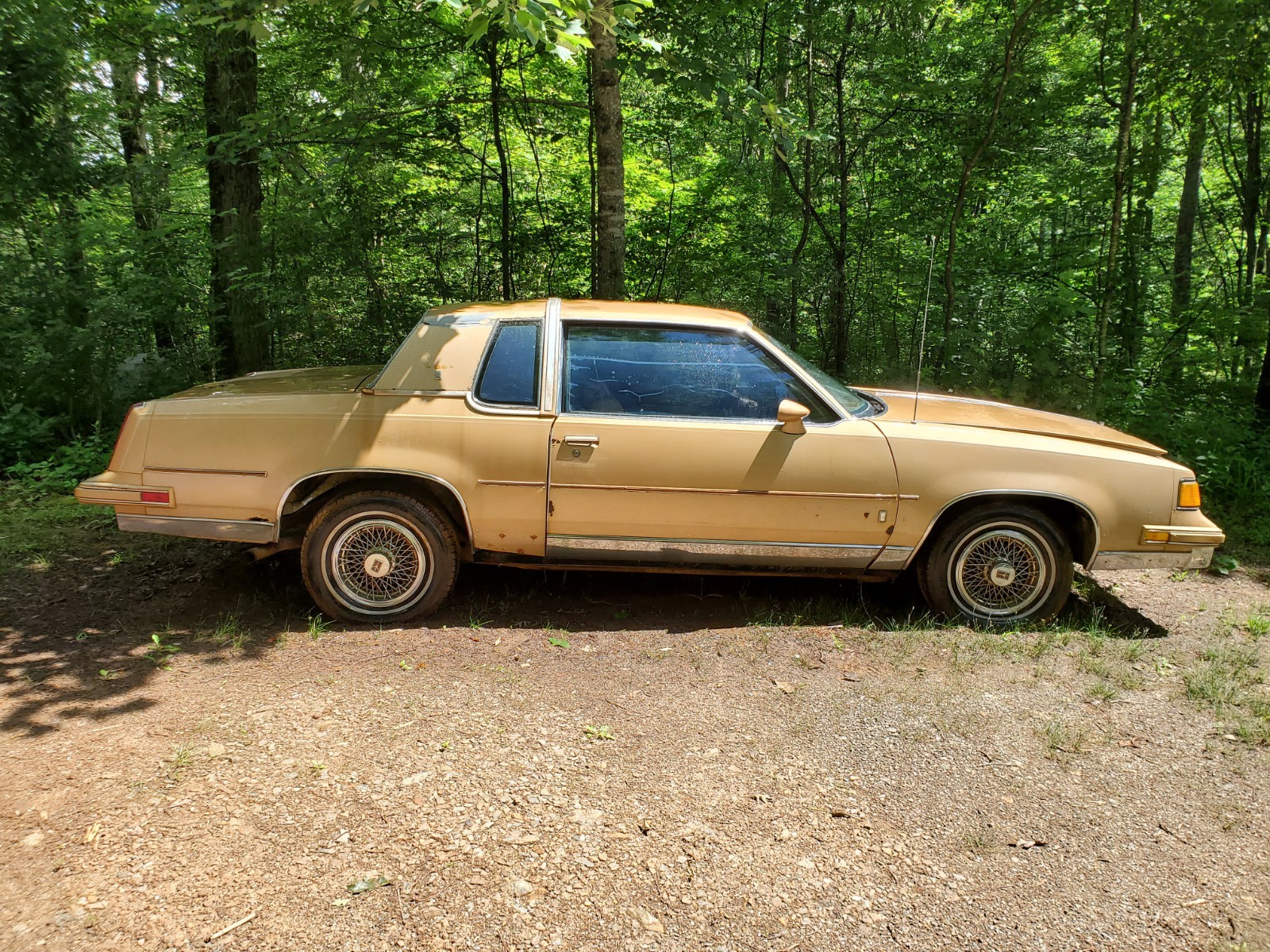 Oldsmobile-Cutlass-1987-Coupe