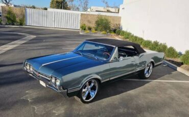Oldsmobile-Cutlass-convertible-1966-4