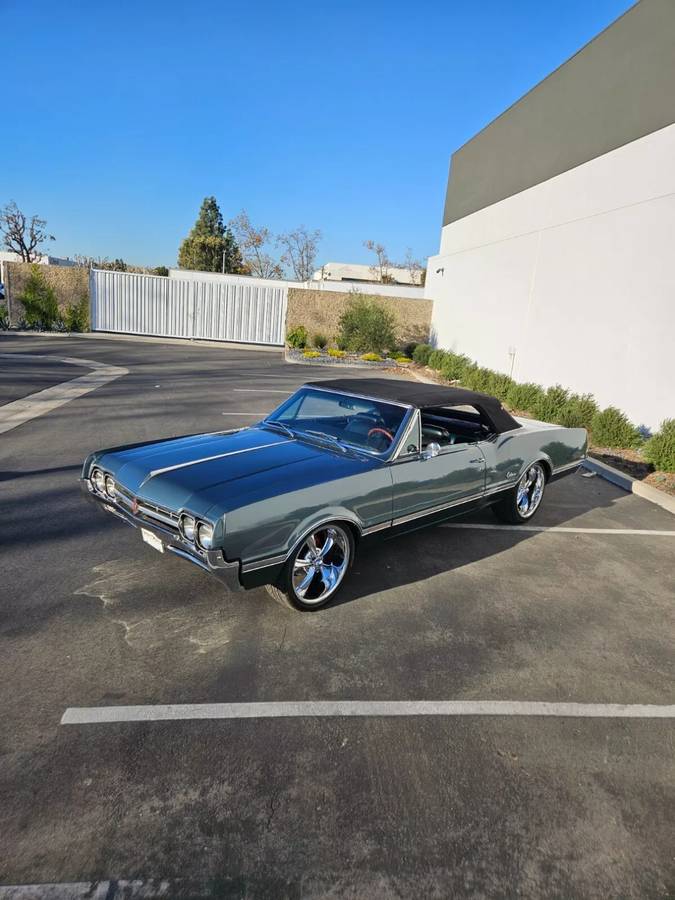 Oldsmobile-Cutlass-convertible-1966-4