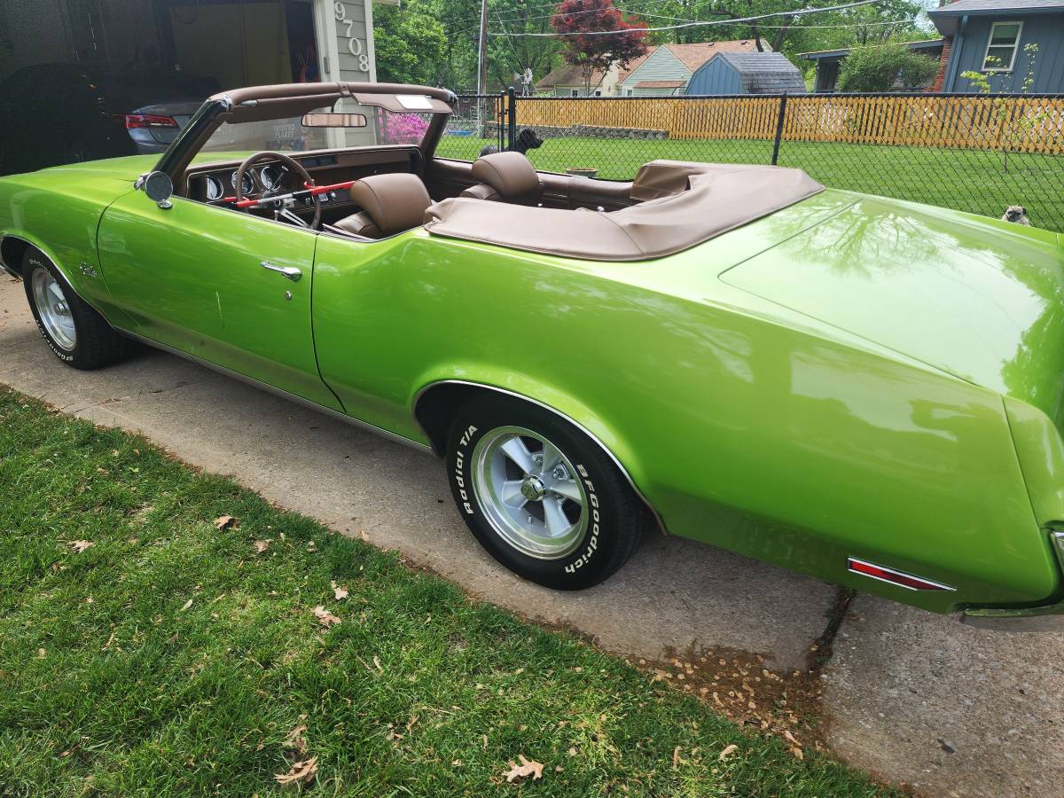 Oldsmobile-Cutlass-convertible-1972-yellow-1