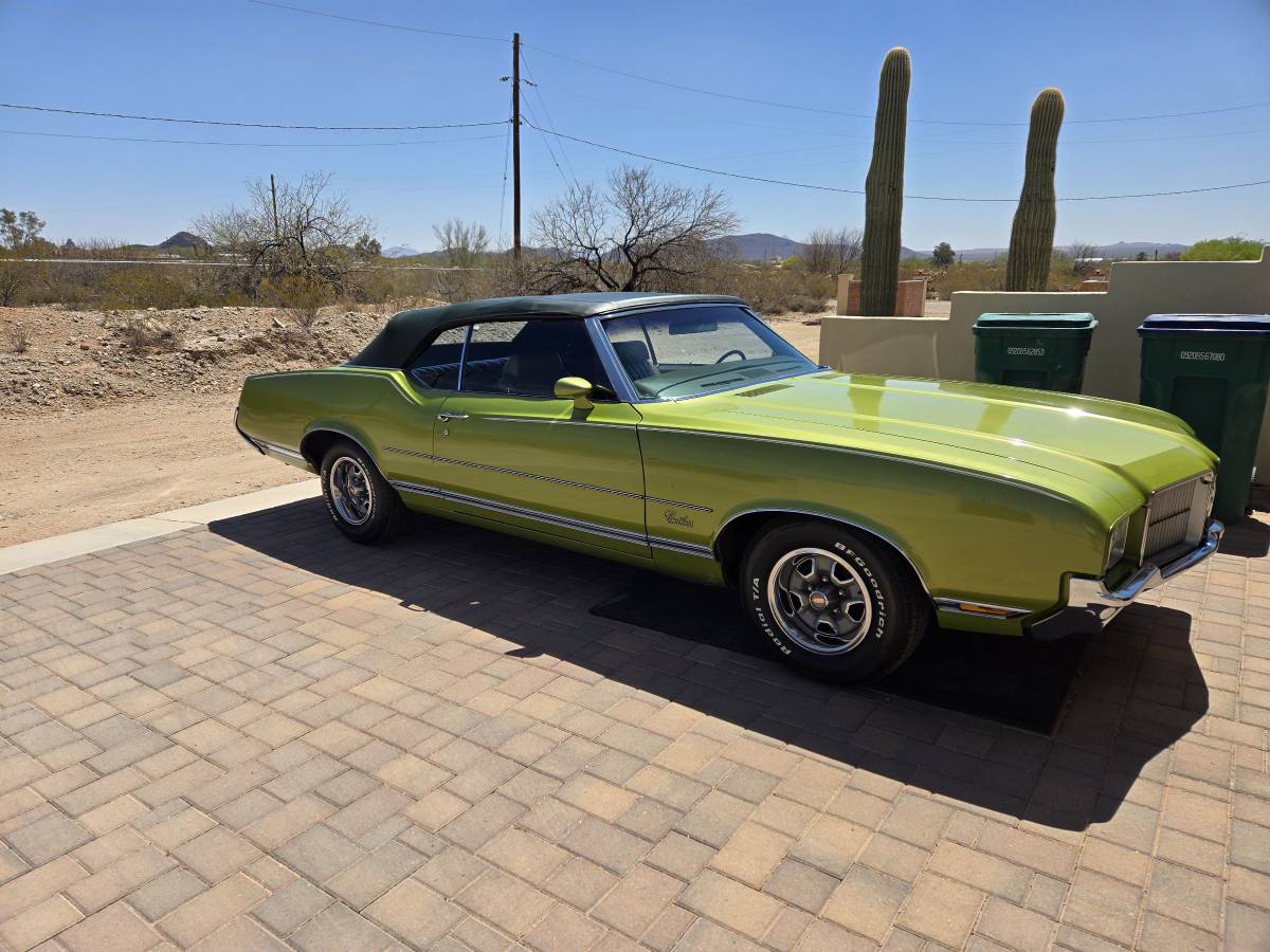 Oldsmobile-Cutlass-supreme-1971-green-1