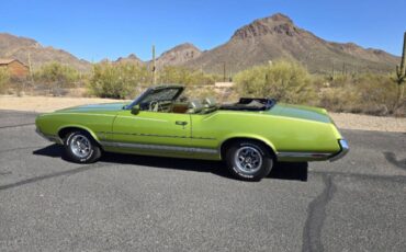 Oldsmobile-Cutlass-supreme-1971-green