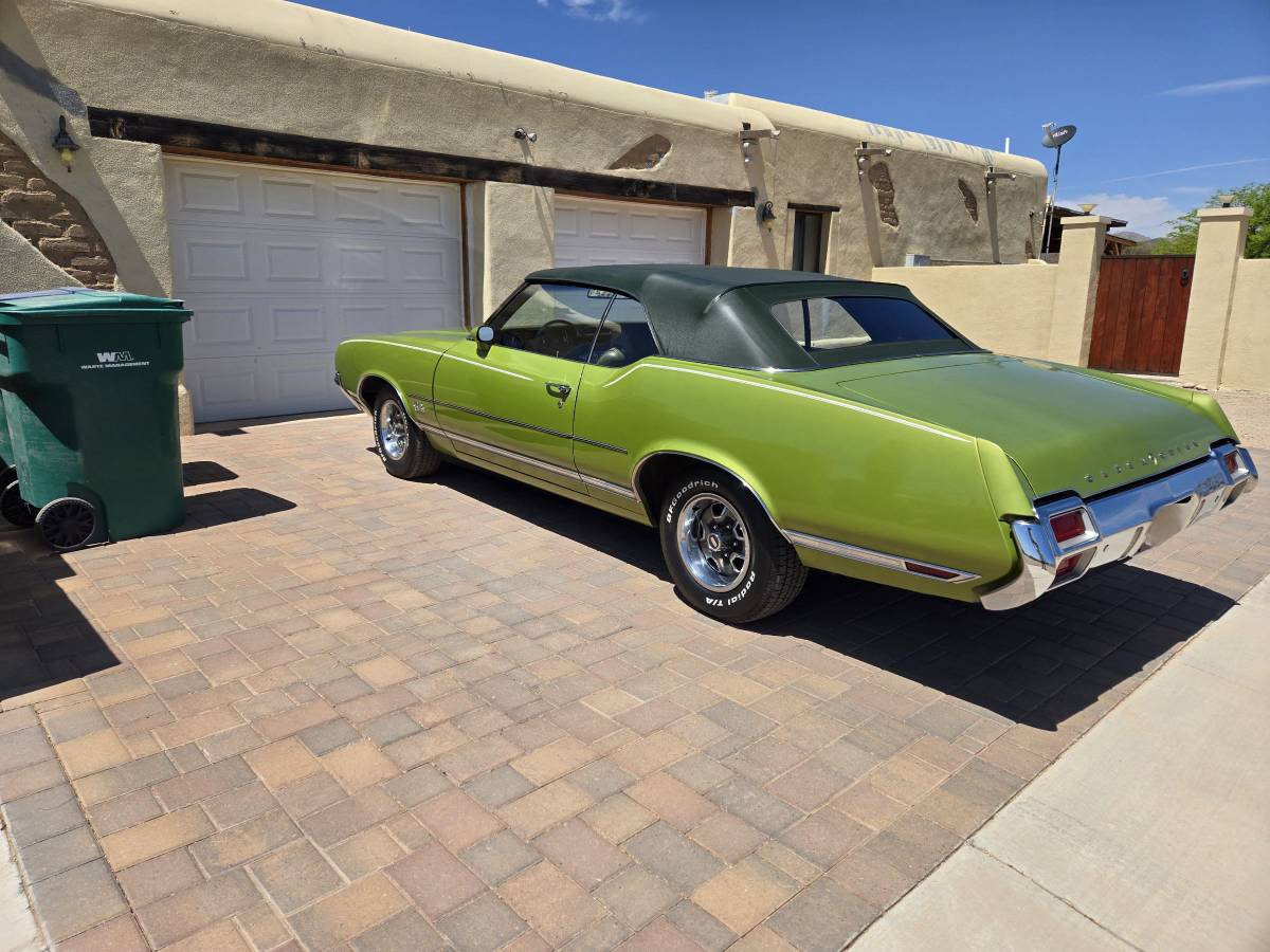 Oldsmobile-Cutlass-supreme-1971-green-4