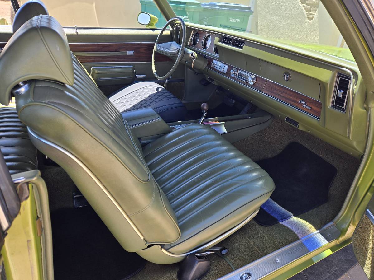 Oldsmobile-Cutlass-supreme-1971-green-6