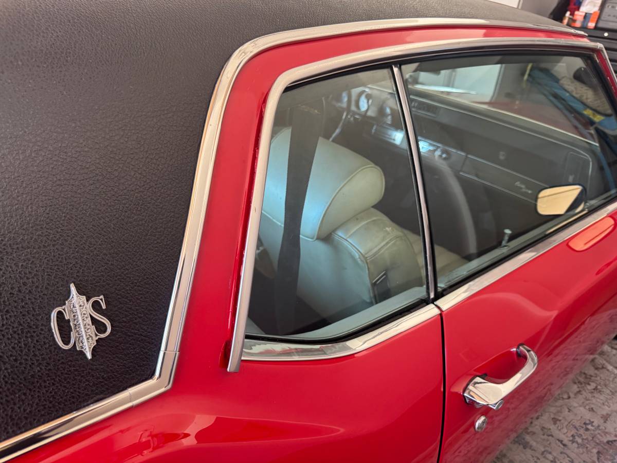 Oldsmobile-Cutlass-supreme-1971-red-1